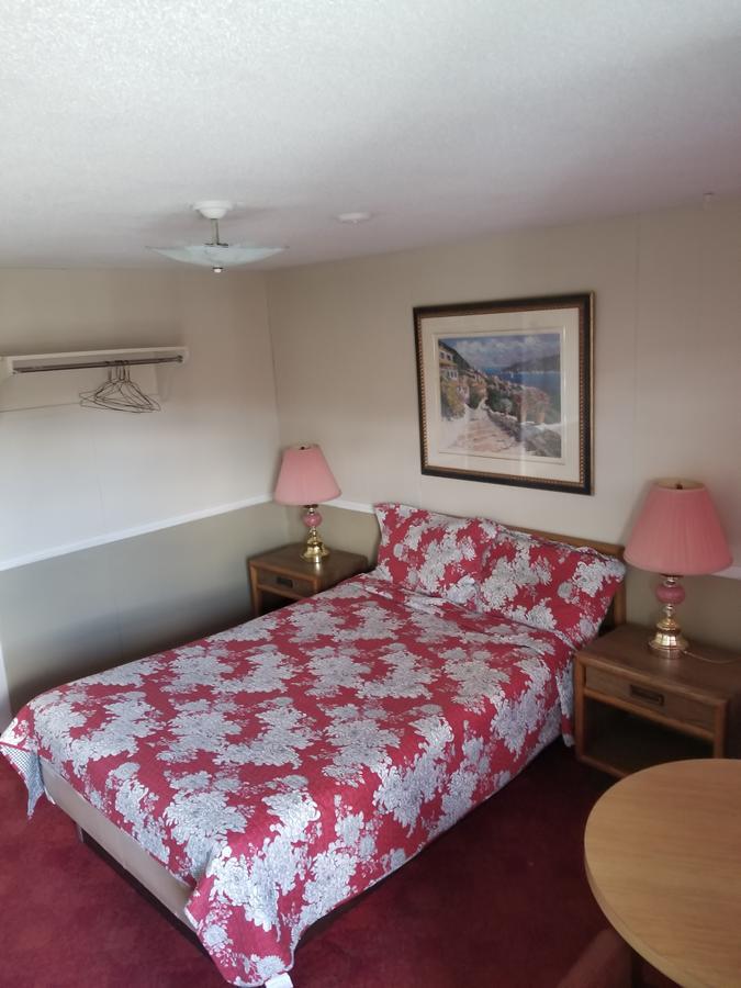 Orono Twin Oaks Motel المظهر الخارجي الصورة