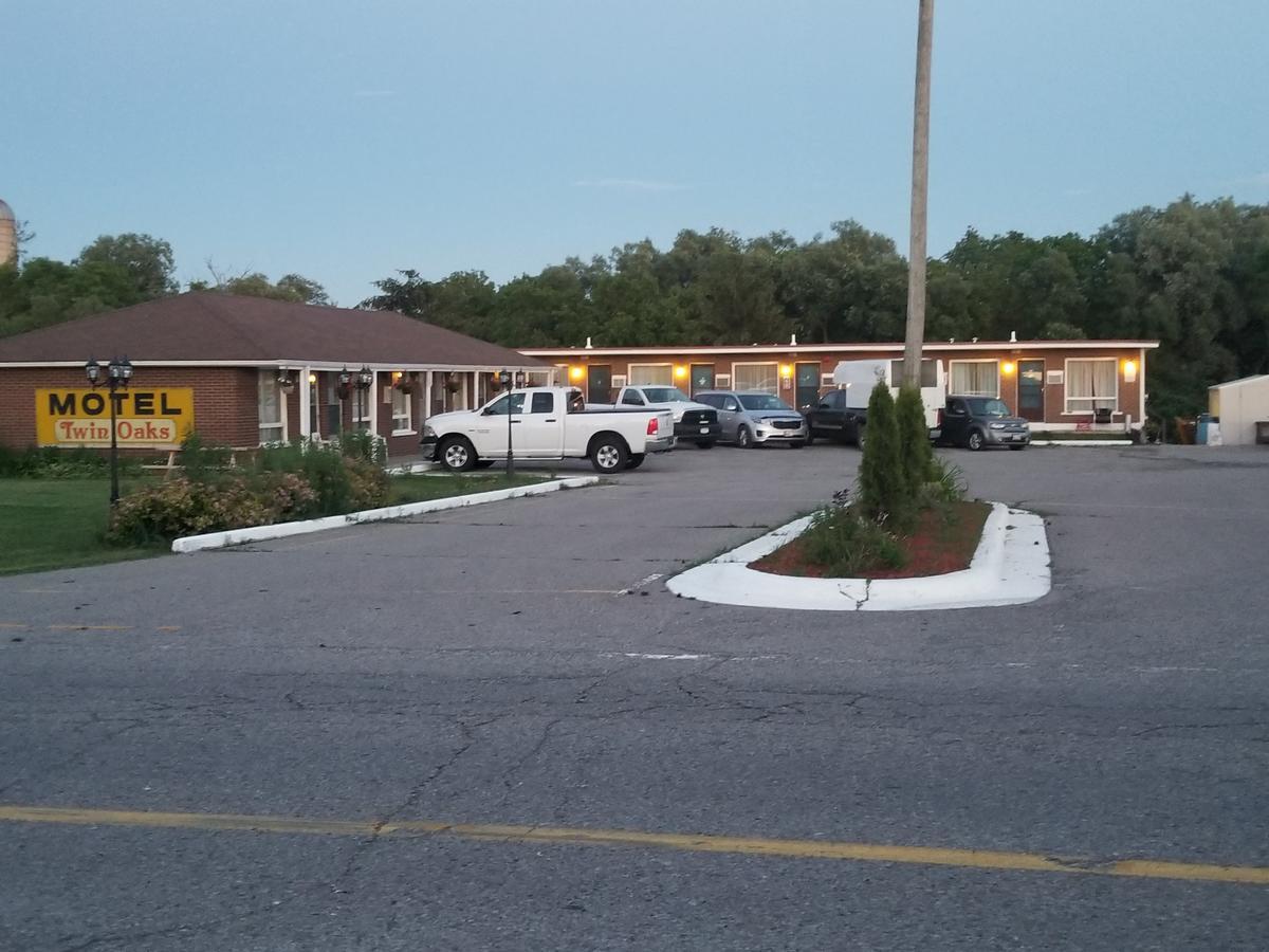 Orono Twin Oaks Motel المظهر الخارجي الصورة