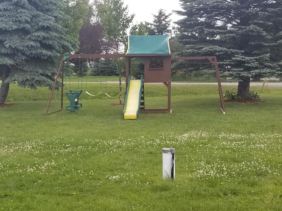Orono Twin Oaks Motel المظهر الخارجي الصورة