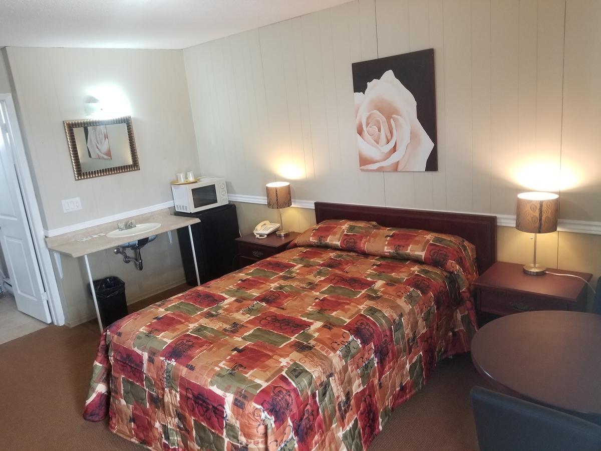 Orono Twin Oaks Motel المظهر الخارجي الصورة